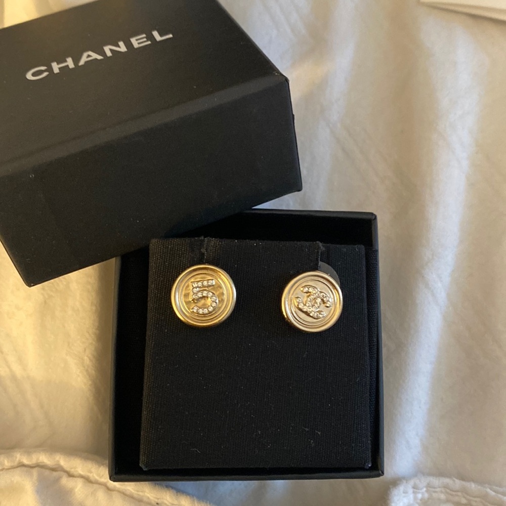 CHANEL- BIJOUX FANTASIE EARRINGS - Picture 2 of 3